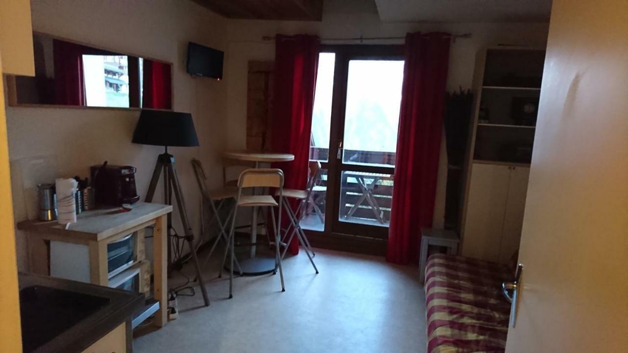 Studio Ski Apartment Лес дьо Алпс Екстериор снимка